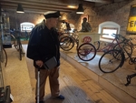 Náš Karel při prohlídce Cyklomuzea.