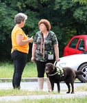 Casperova panička Lia probírá situaci s trenérkou Hankou Jasenovcovou. Casperova panička Lia probírá situaci s trenérkou Hankou Jasenovcovou.