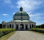 rotunda v květné zahradě