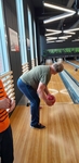 Člen SONS při hodu bowlingovou koulí Člen SONS při hodu bowlingovou koulí