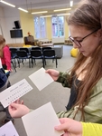 Žáci se seznamují s Braillovým písmem
