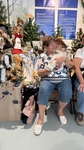 naše členka s panenkou v náručí