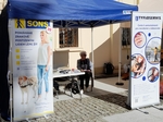 Foto stánku s kompenzačními pomůckami Foto stánku s kompenzačními pomůckami