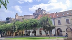 Mierové náměstí s výhledem na Trenčianský hrad