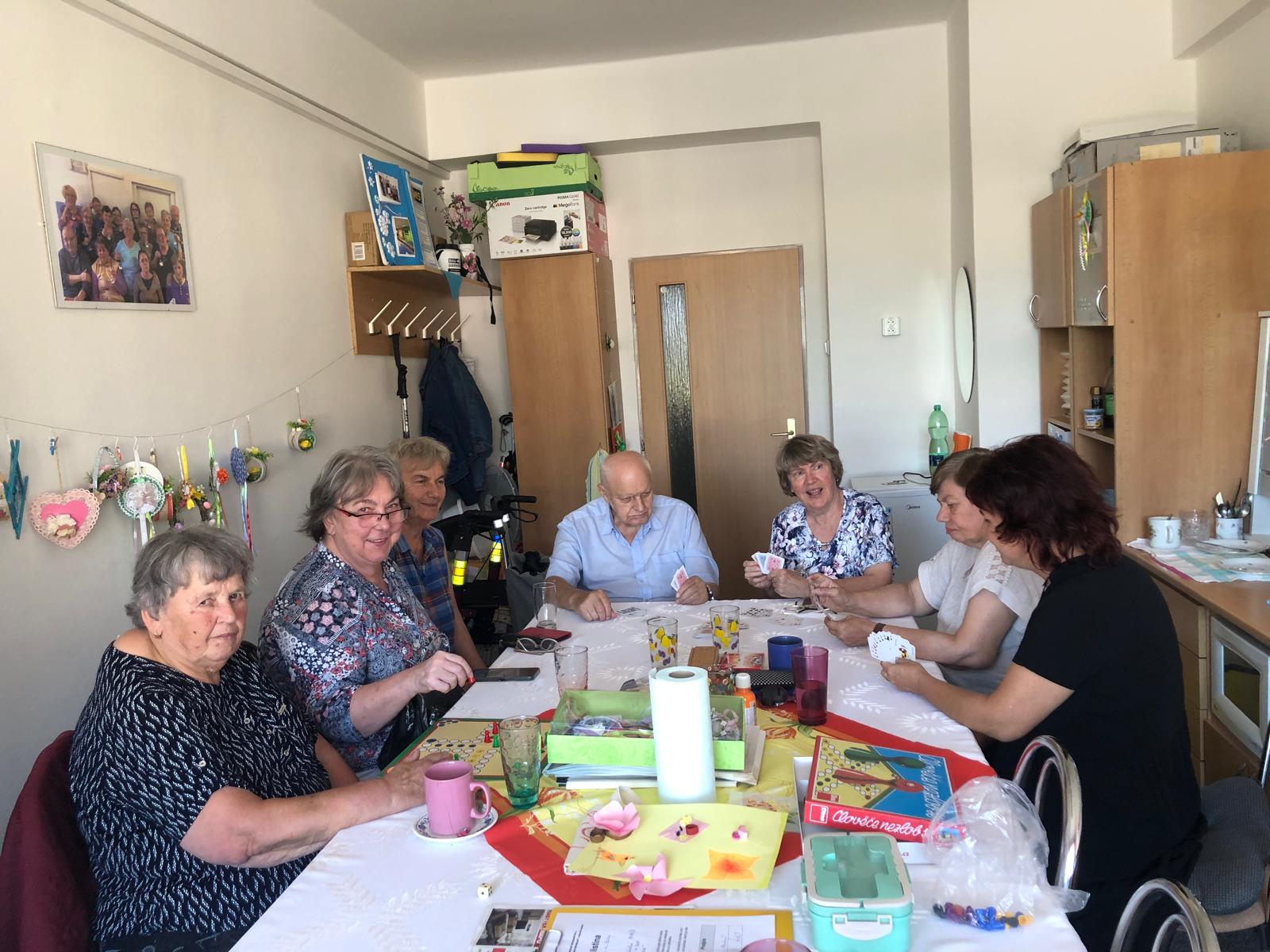 Společ- hry a kvízy